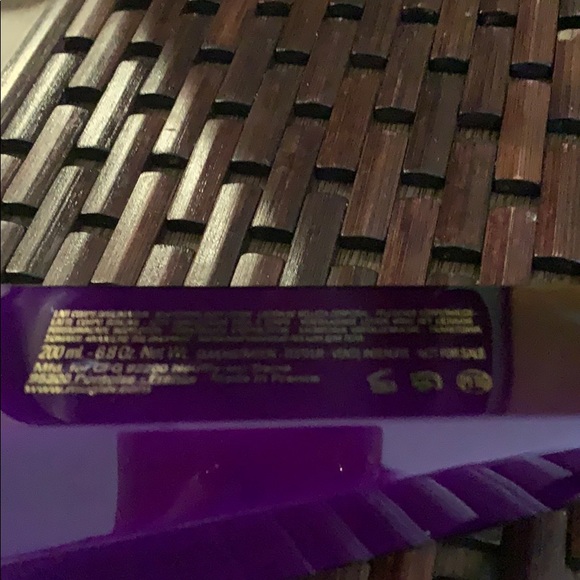 Body lotion by Mugler - Picture 5 of 5